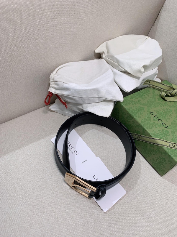 スーパーコピーグッチベルト素材ディテール